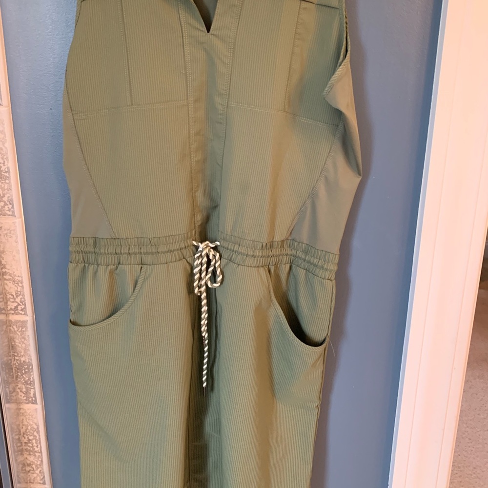 Freedom Trail athletic dress